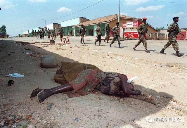 老照片揭示1994年卢旺达大屠杀, 100天, 100万人丧命