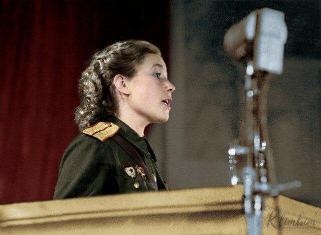 苏联二战时期的政治投机：和老婆一起开着坦克上战场！