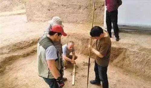 朱元璋陵墓旁边发现一口水井，考古专家大喜：总算找到地宫位置了