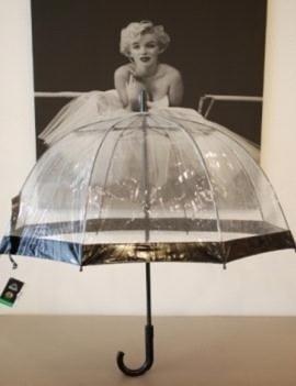 雨伞究竟是哪一国最早发明的？讲叙鲁班妻子云氏发明雨伞的故事